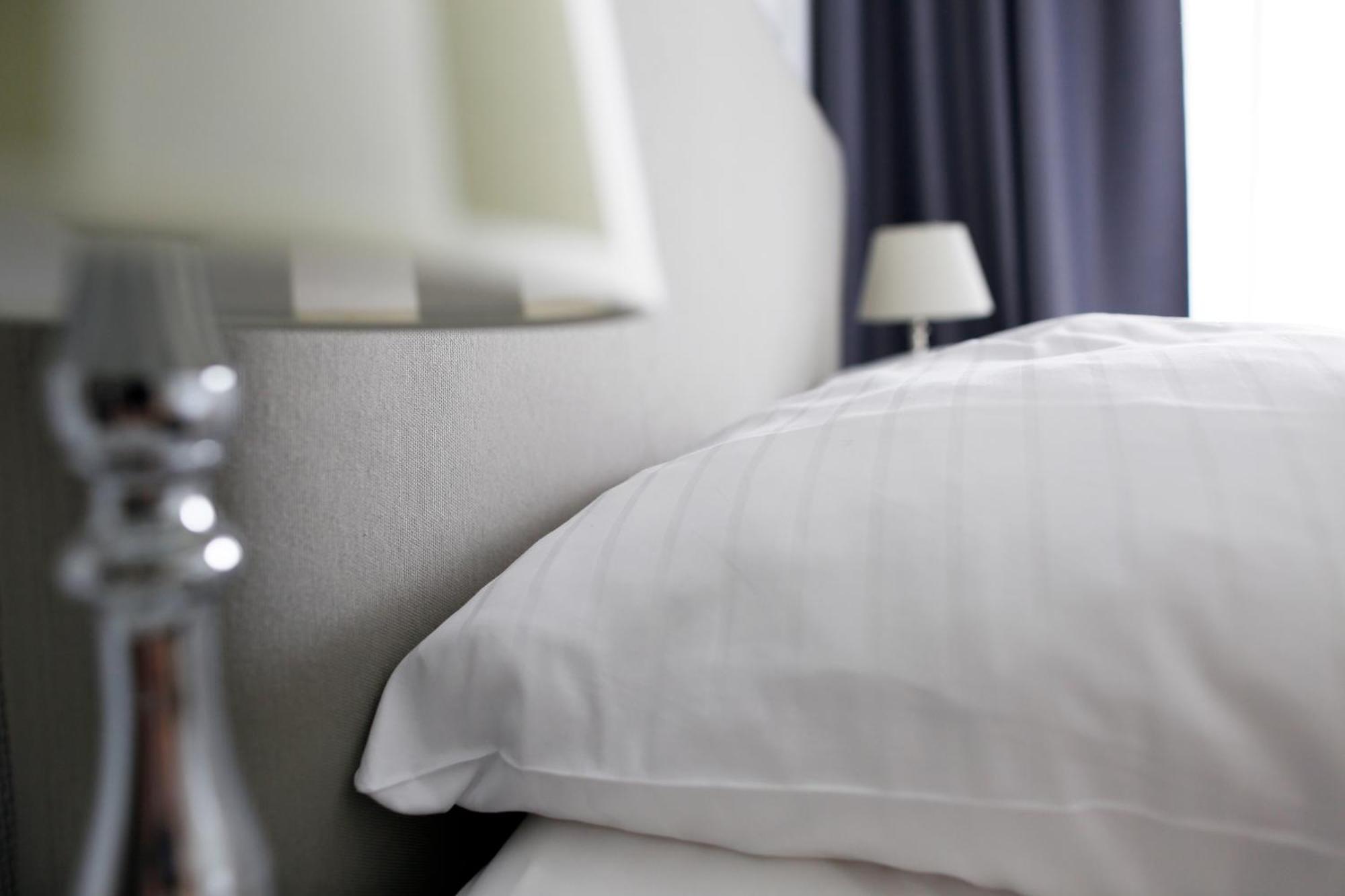Nieb By Rockchair Apartments L Superhost Status L 3 Bedrooms Boxspringbeds 3 Bathrooms In Center "Kurfuerstendamm" - Cozy Family & Business Flair Welcomes You! Berlin Exterior photo