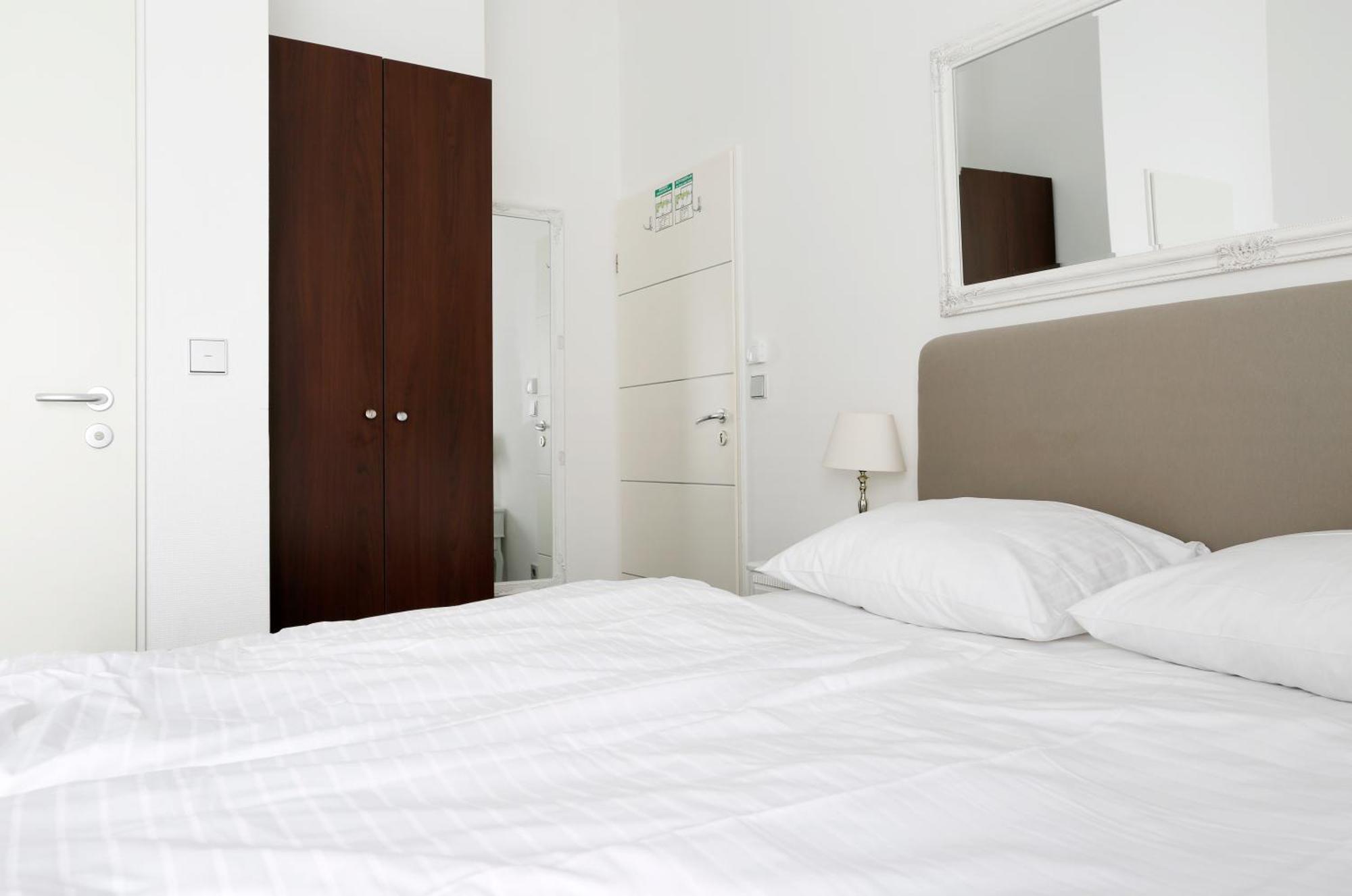 Nieb By Rockchair Apartments L Superhost Status L 3 Bedrooms Boxspringbeds 3 Bathrooms In Center "Kurfuerstendamm" - Cozy Family & Business Flair Welcomes You! Berlin Exterior photo